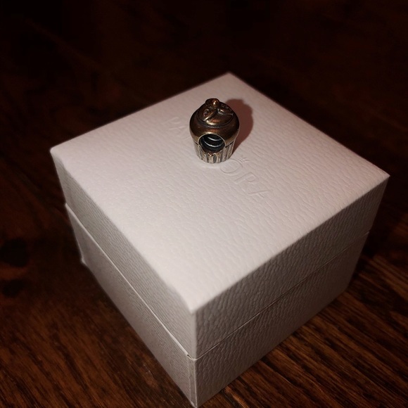 Pandora Cupcake Charm - Picture 6 of 6